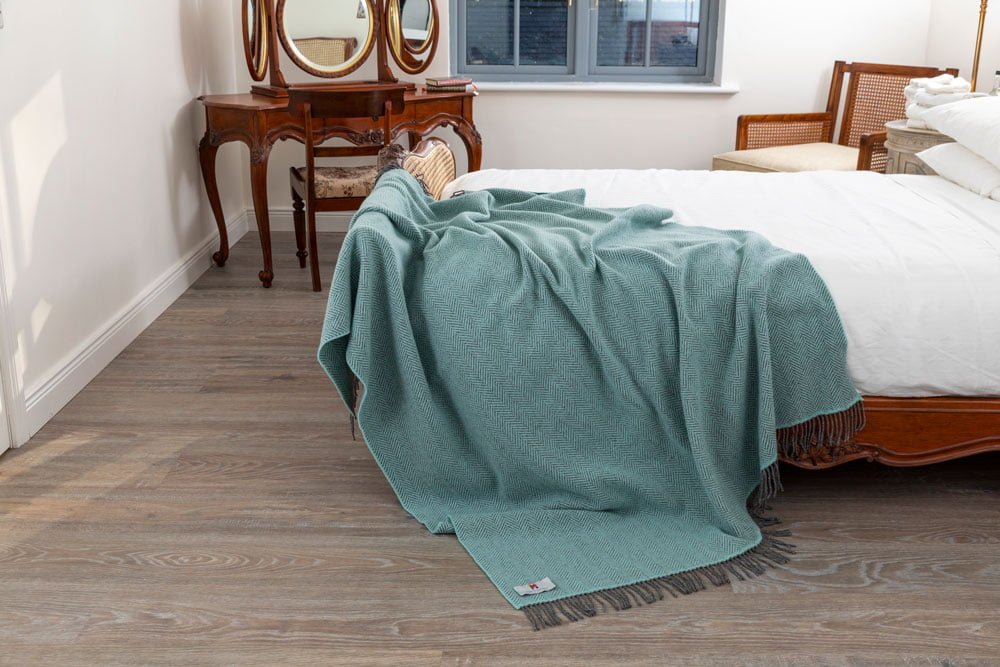 John Hanly - Oversized Merino Wool Cashmere Throw Duck Egg Herringbone - 136 x 220cm (54 x 87”) John Hanly - Oversized Merino Wool Cashmere Throw Duck Egg Herringbone - 136 x 220cm (54 x 87”)