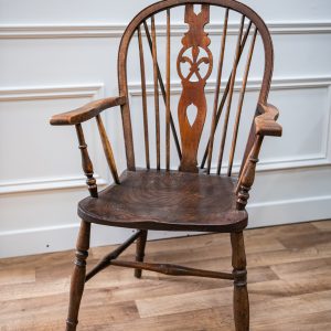 An Elm and Beech Windsor Armchair. Early 20th Century
